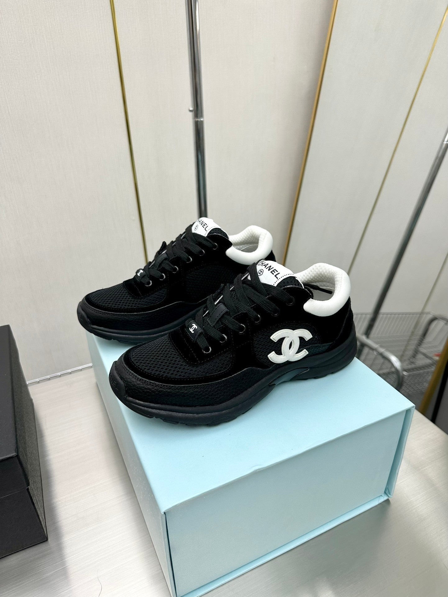 Unisex women's fashion casual sports shoes
