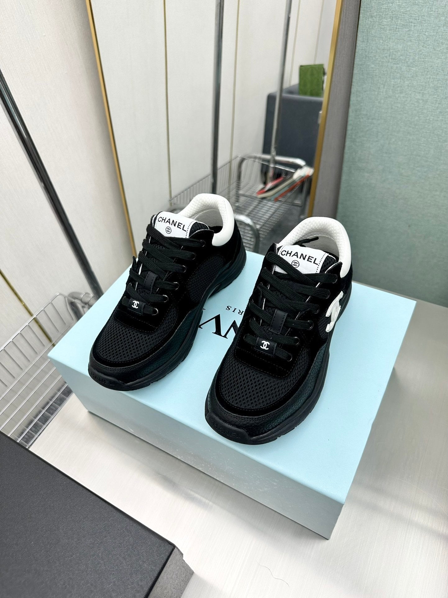 Unisex women's fashion casual sports shoes