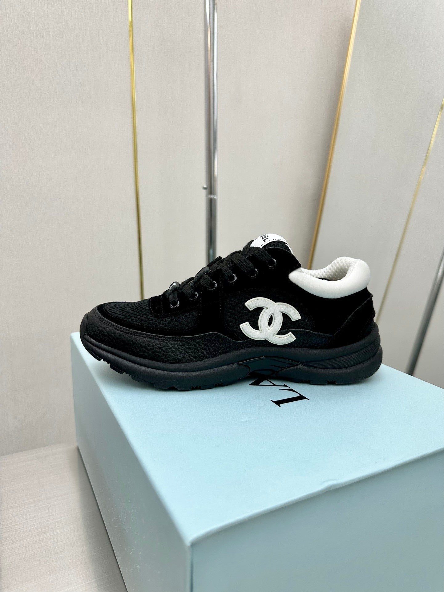 Unisex women's fashion casual sports shoes