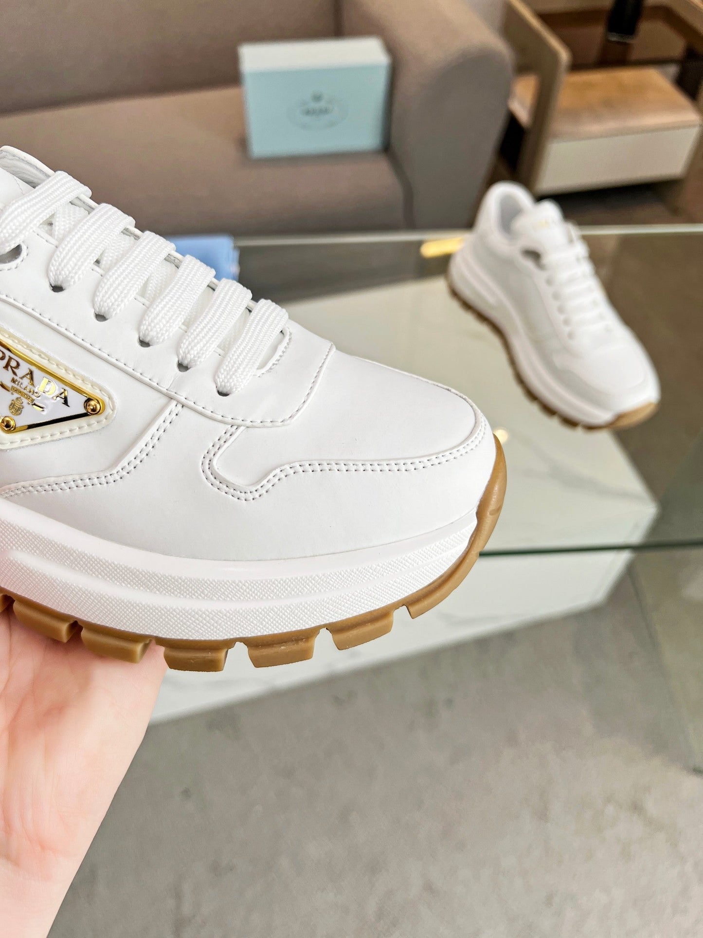 Fashion sneakers in two colors
