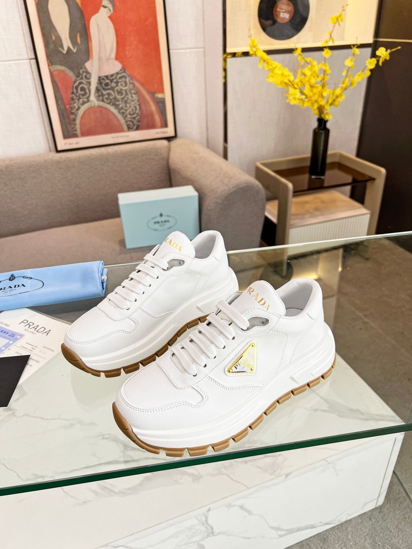 Fashion sneakers in two colors