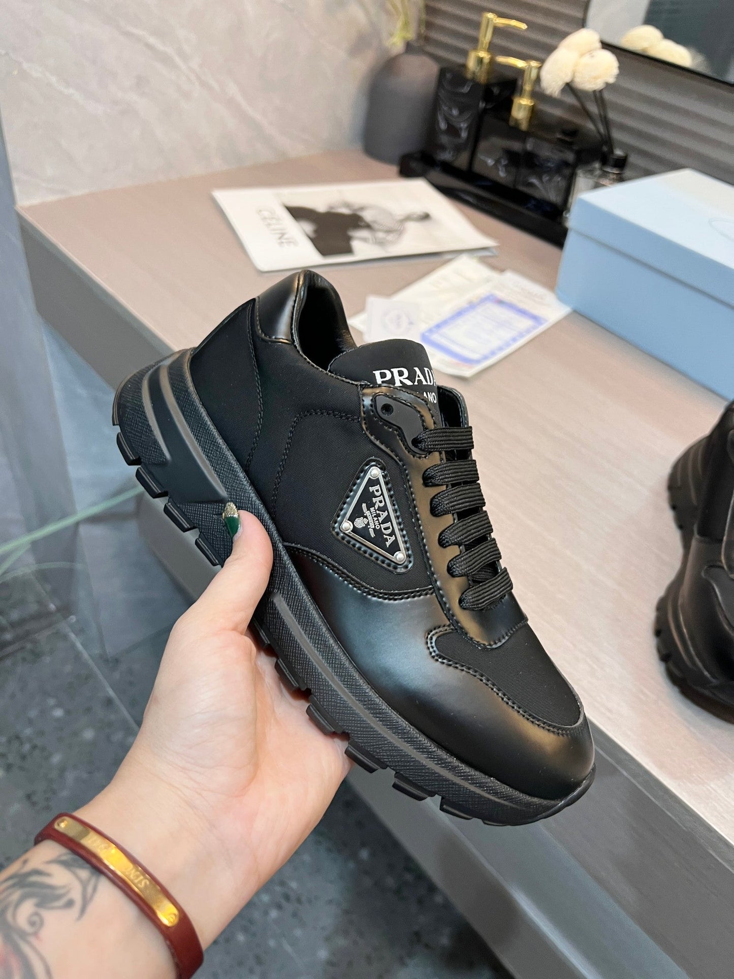 Fashion casual shoes in two colors