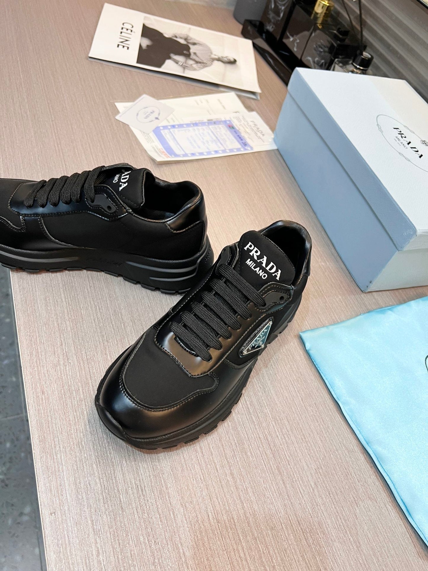 Fashion casual shoes in two colors