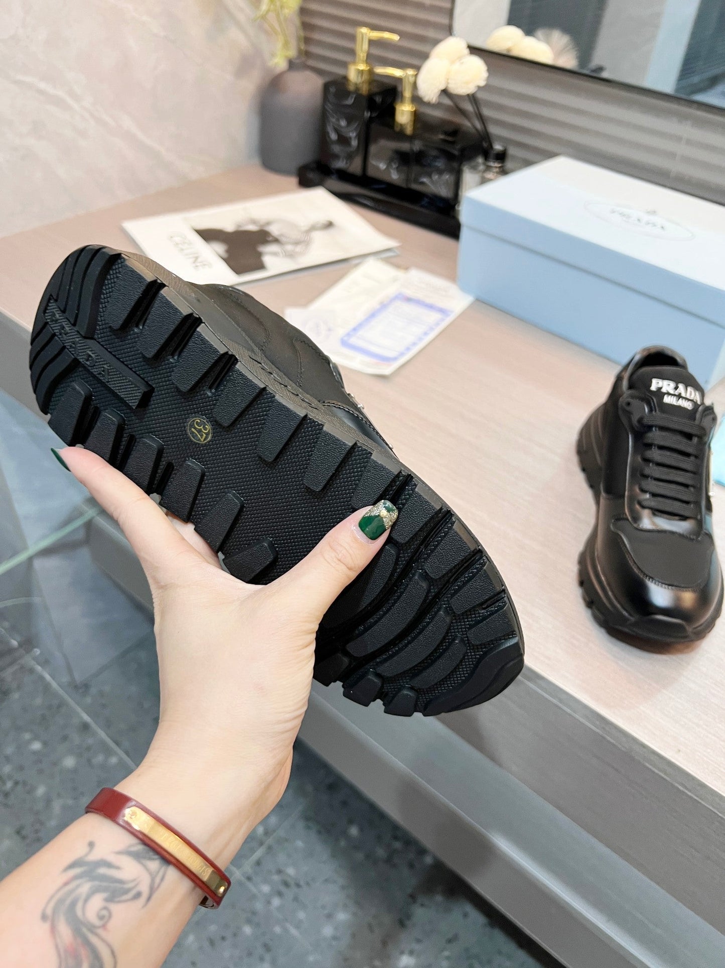 Fashion casual shoes in two colors