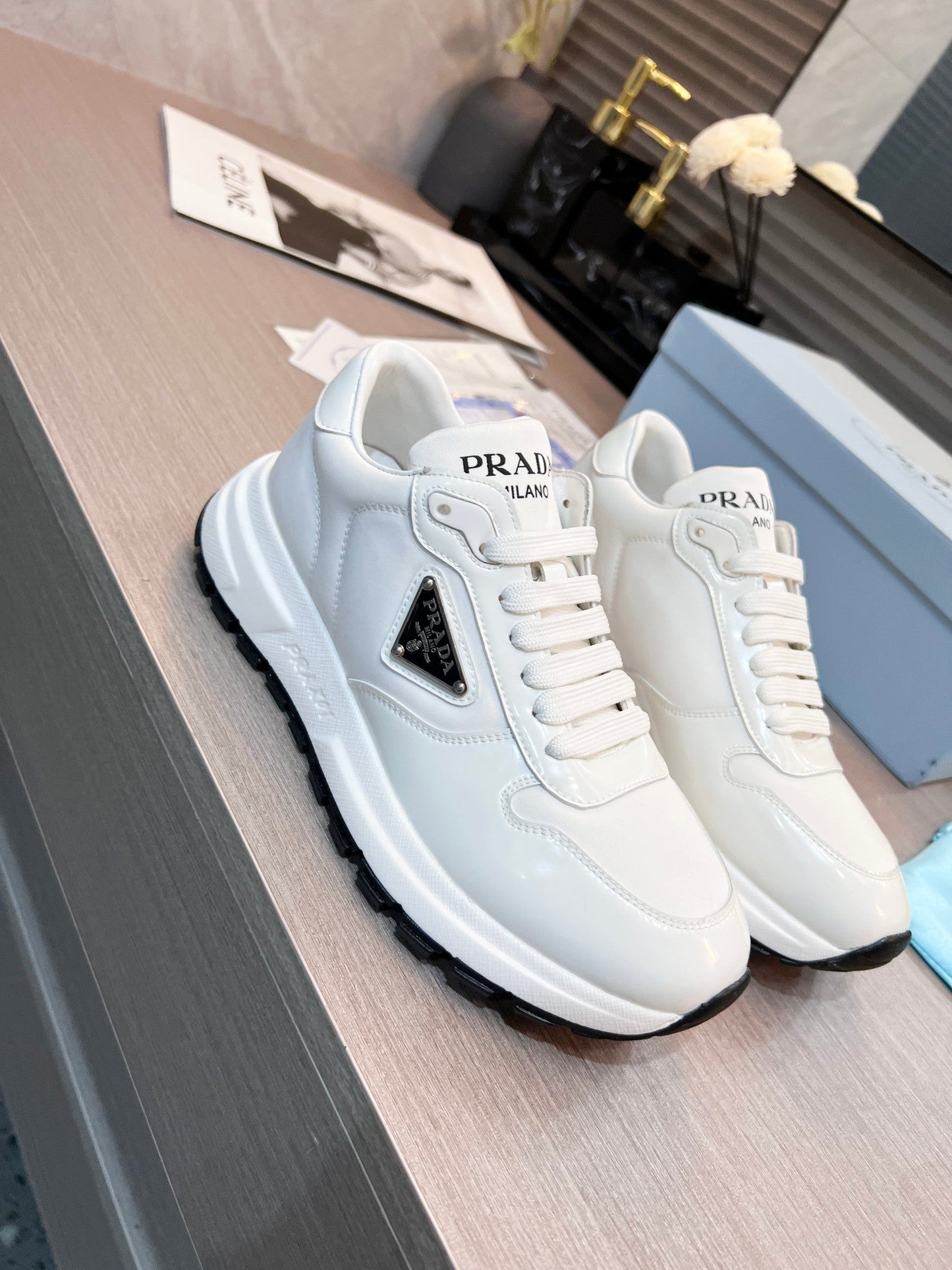 Fashion casual shoes in two colors