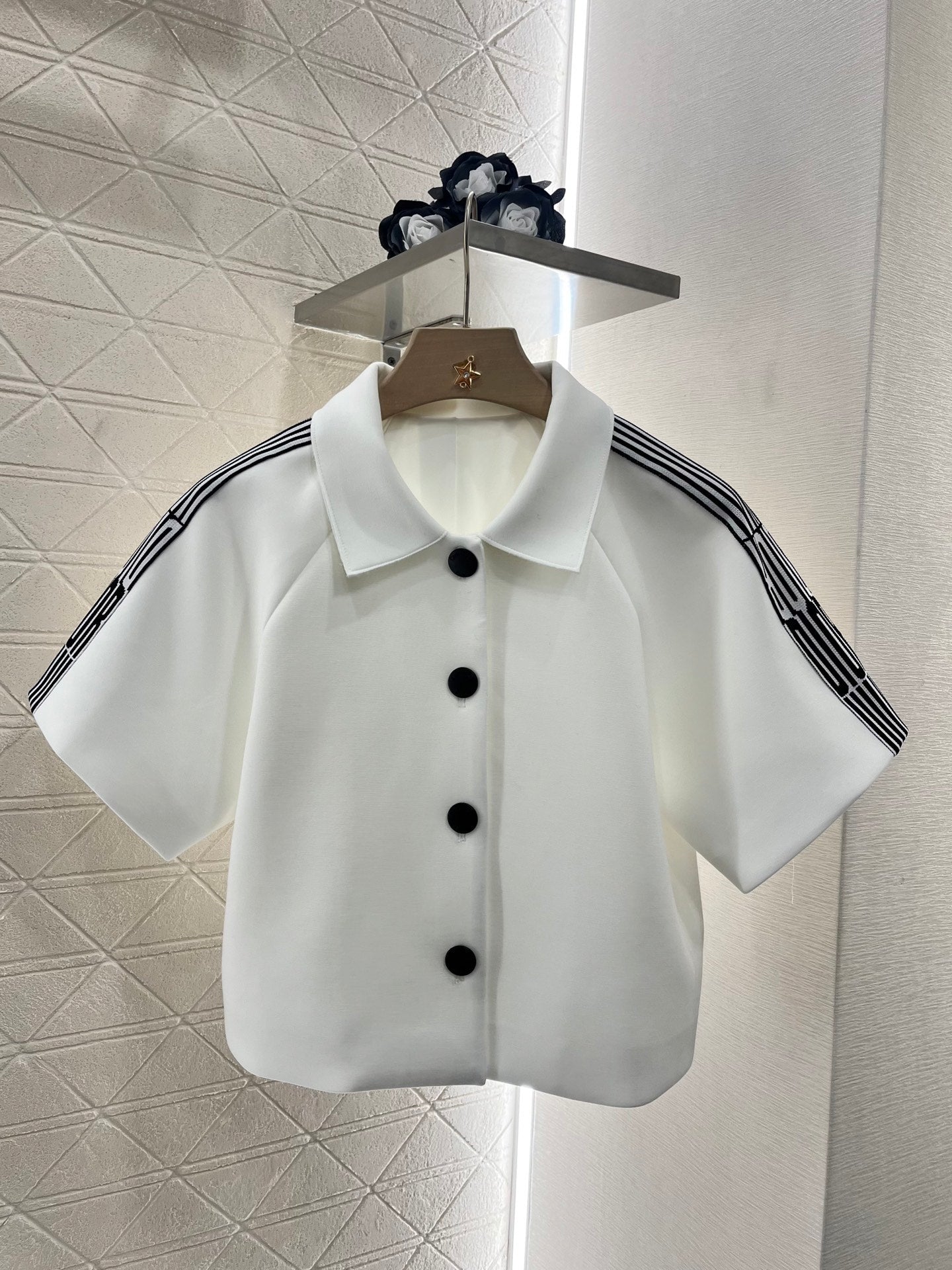 New short-sleeved top and skirt set