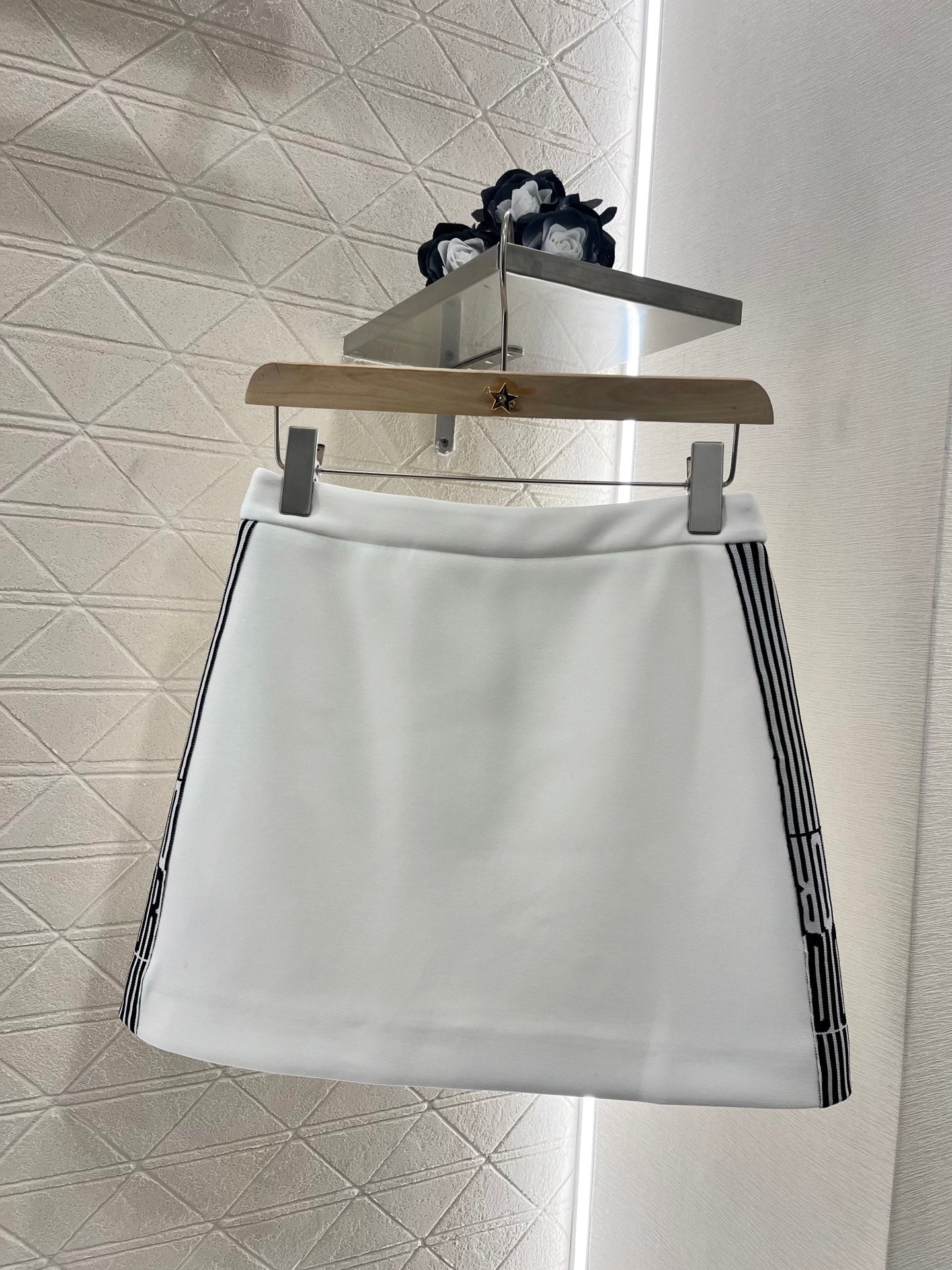 New short-sleeved top and skirt set