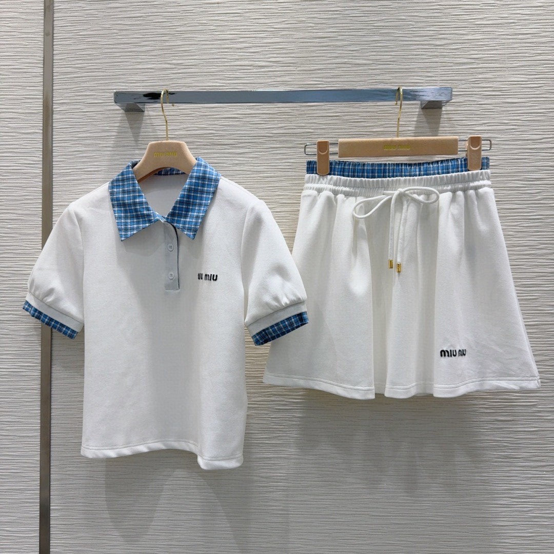New short-sleeved top and skirt set