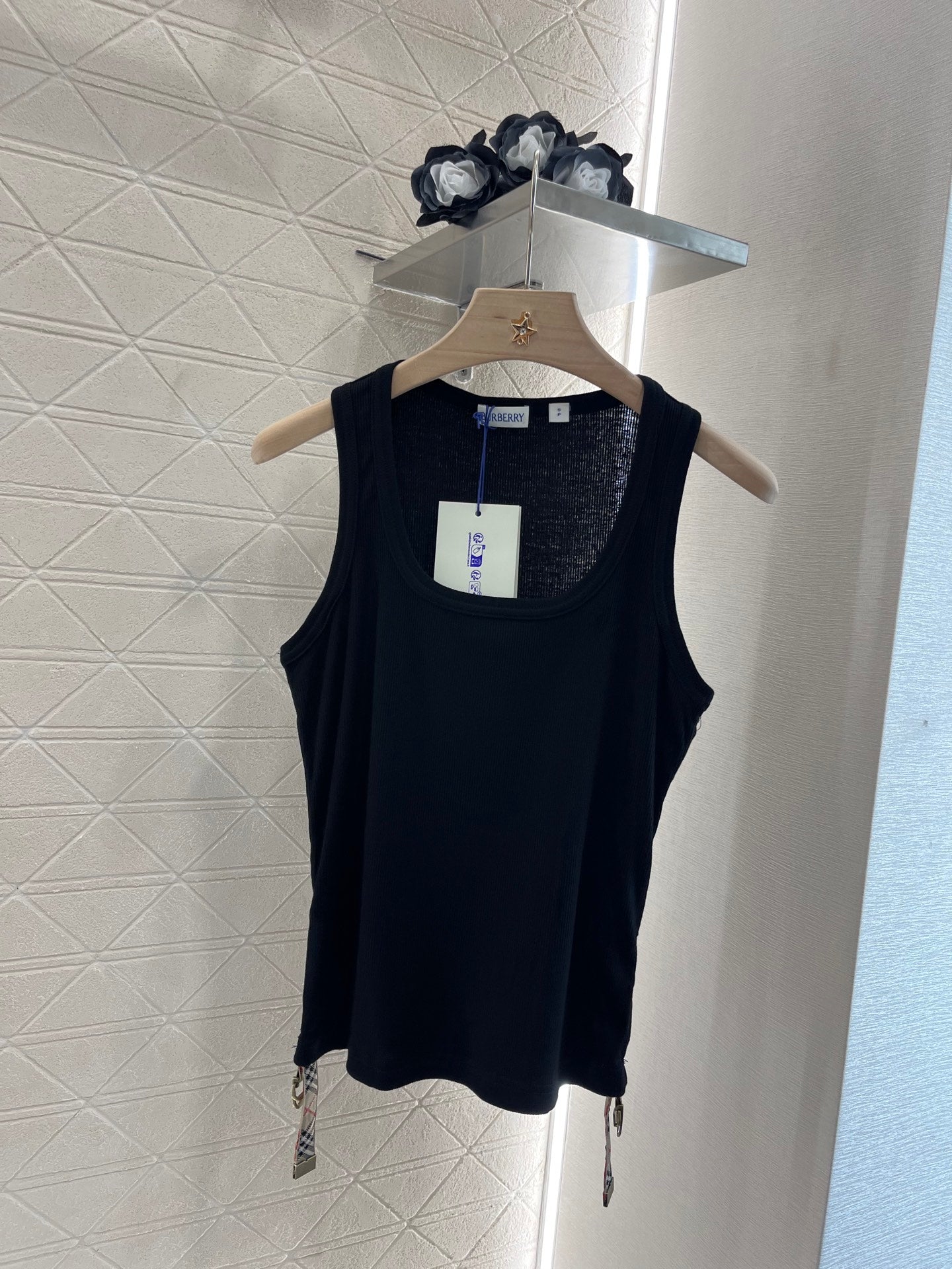 New checkered drawstring vest in three colors