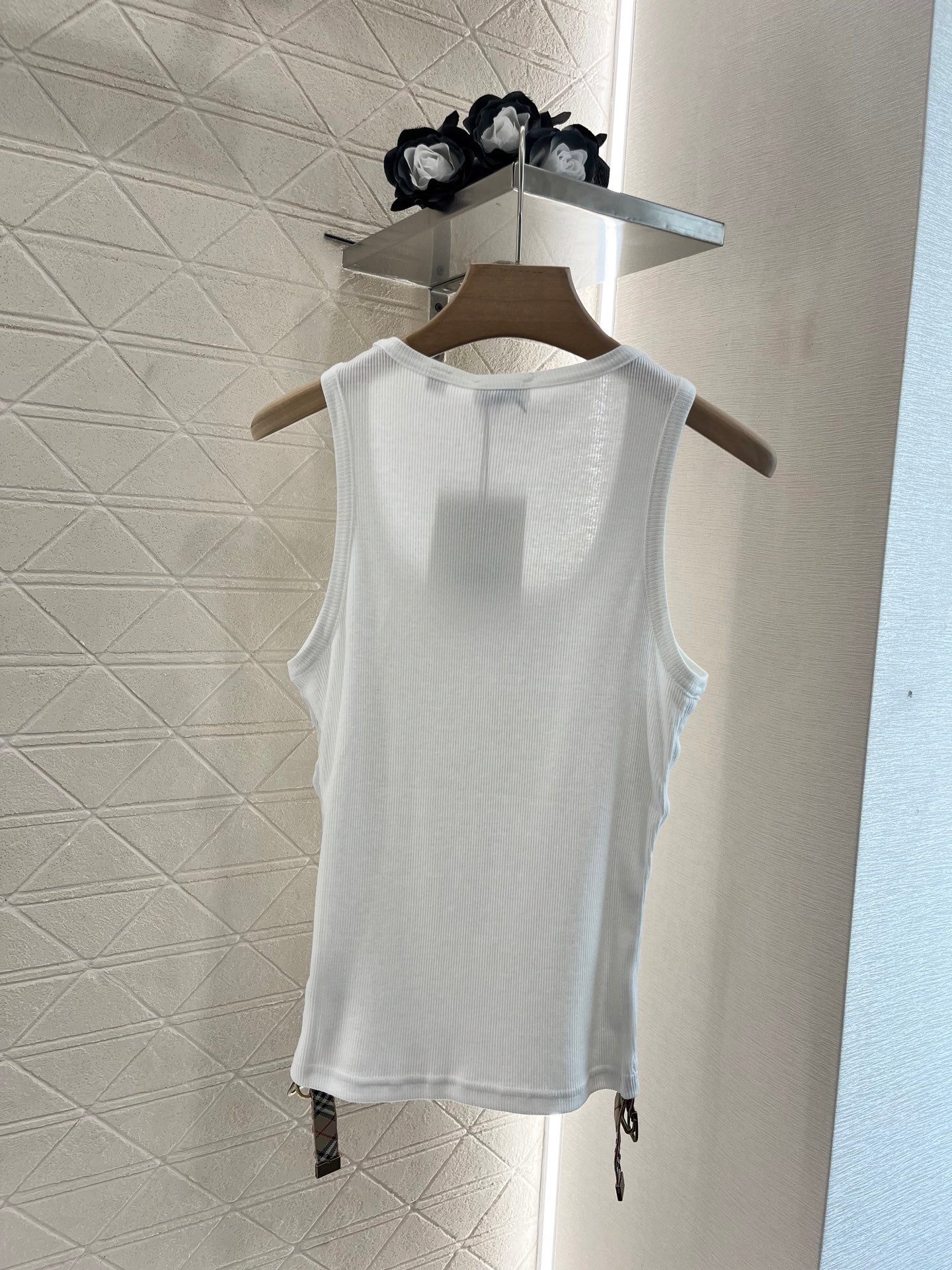 New checkered drawstring vest in three colors