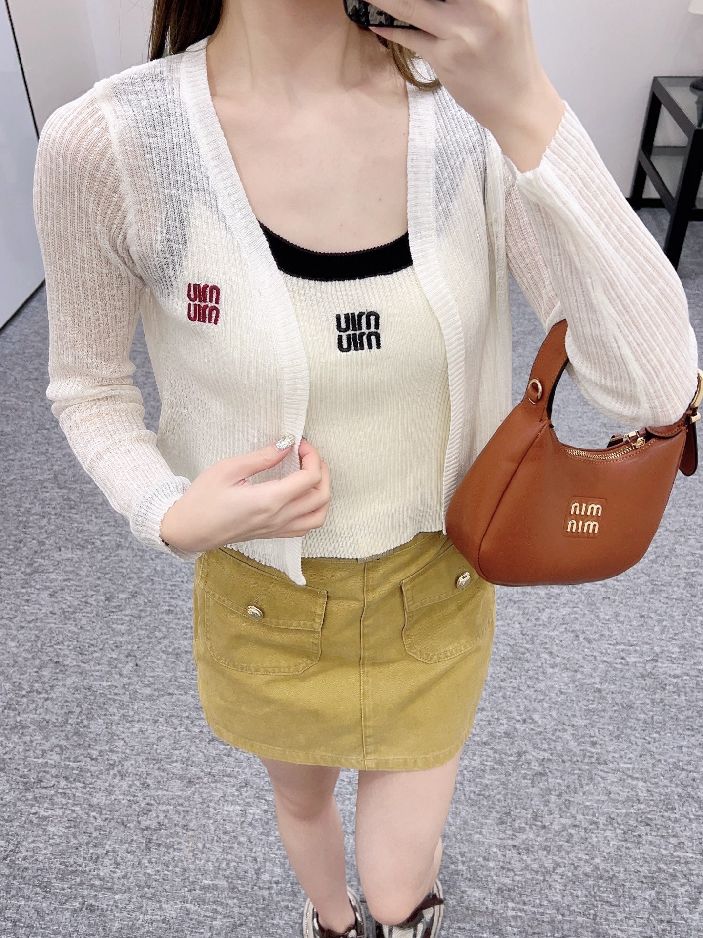 New knitted cardigan and suspenders in three colors