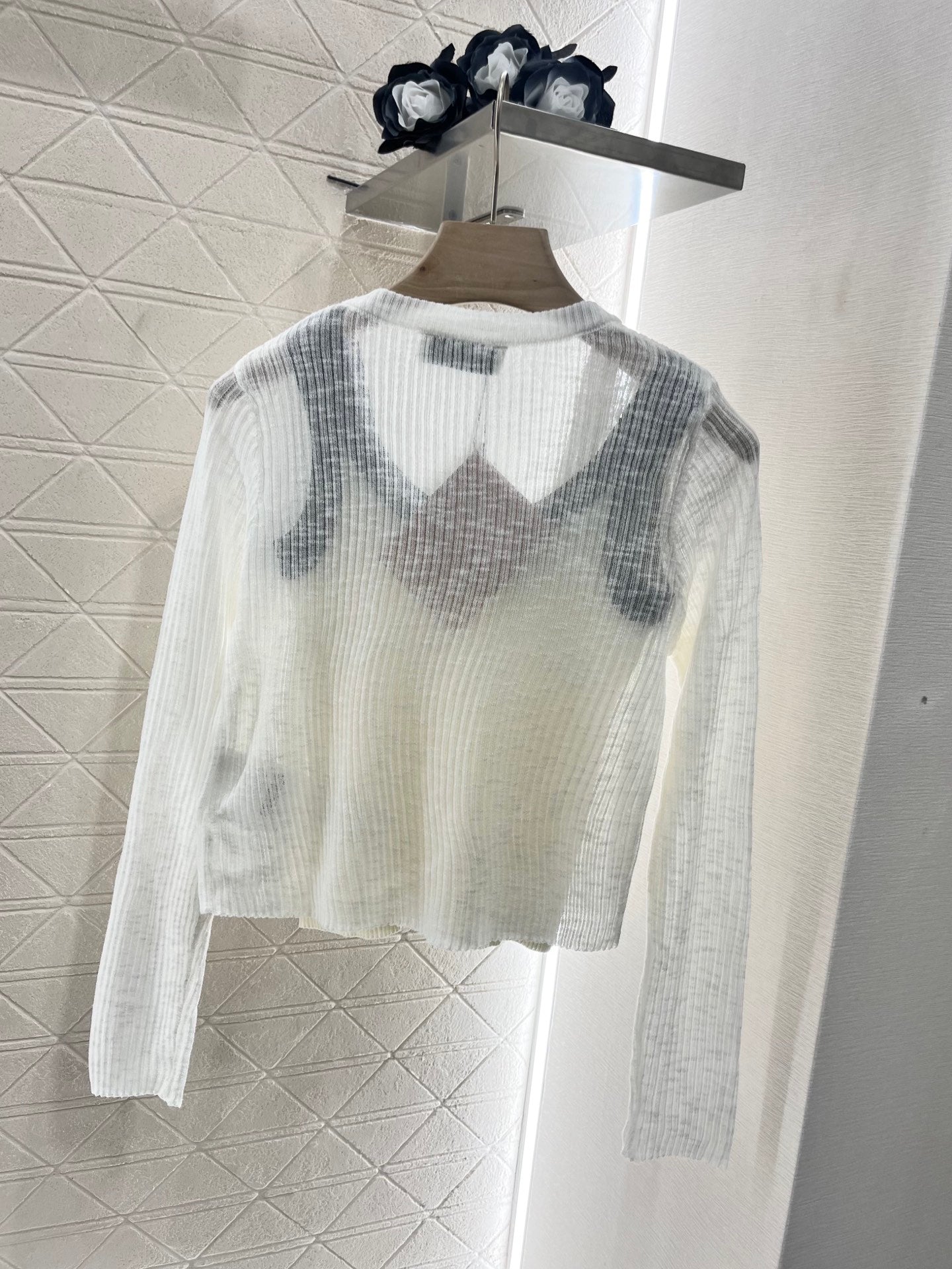 New knitted cardigan and suspenders in three colors
