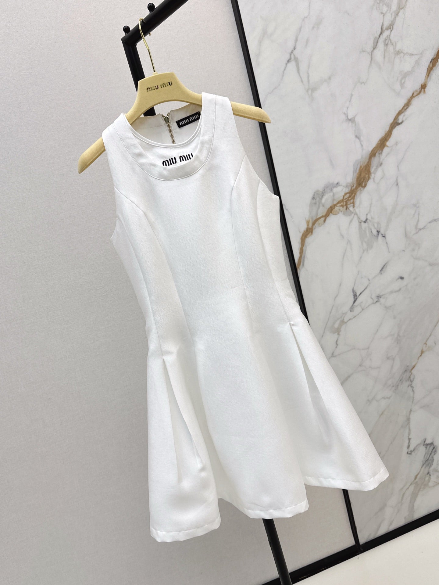 25ss sleeveless waist dress