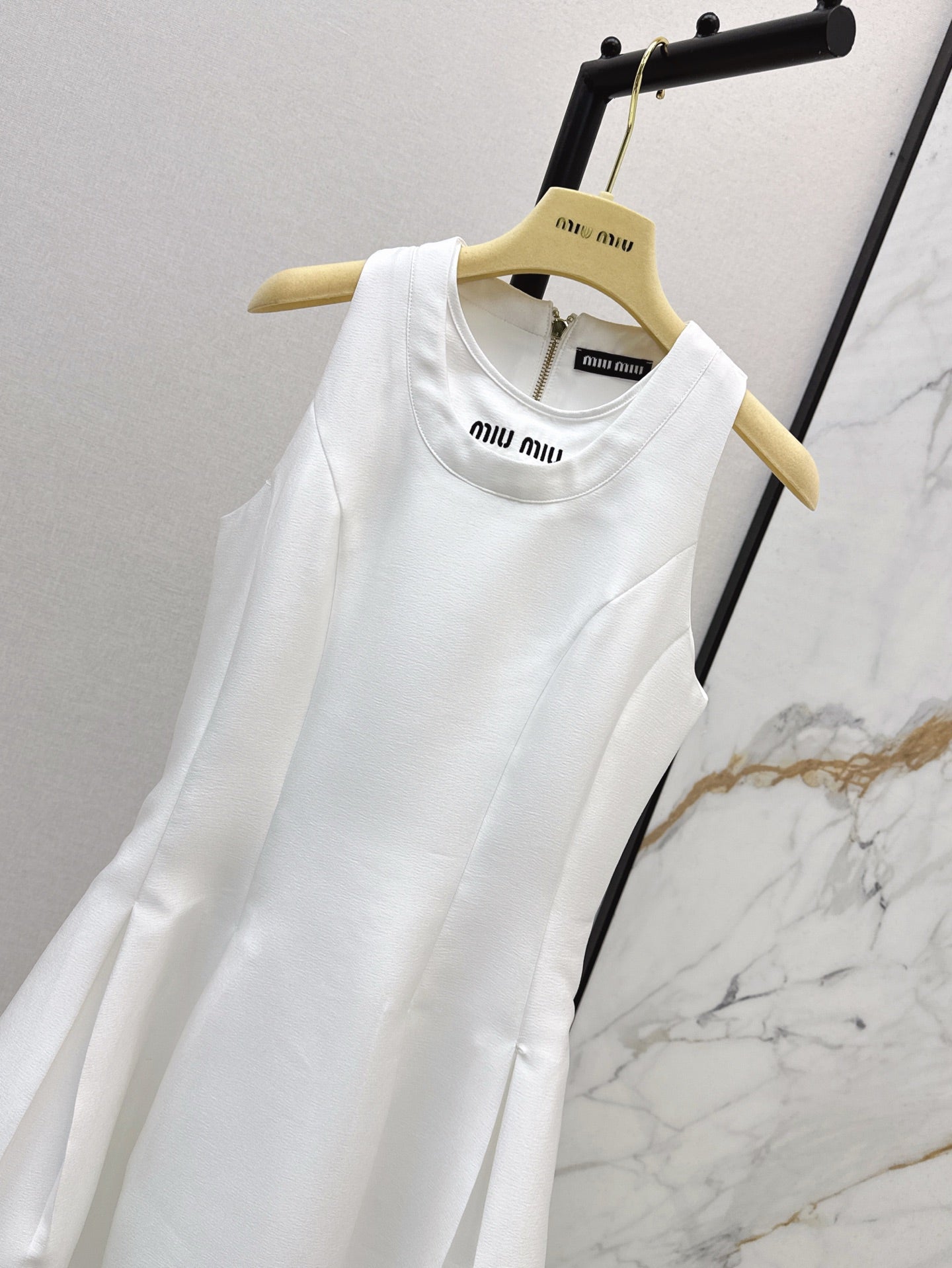 25ss sleeveless waist dress