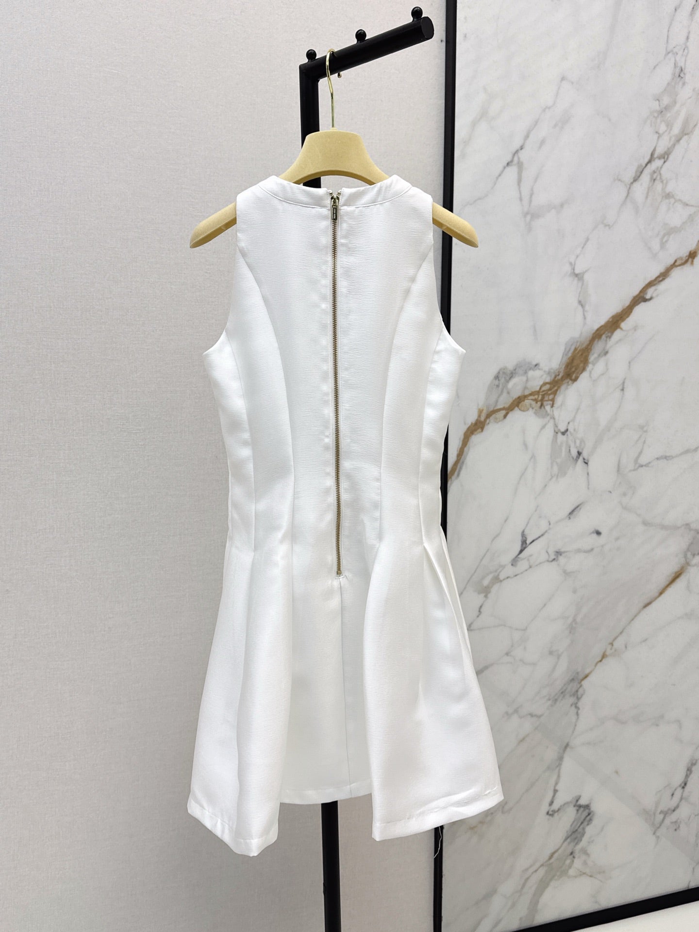 25ss sleeveless waist dress