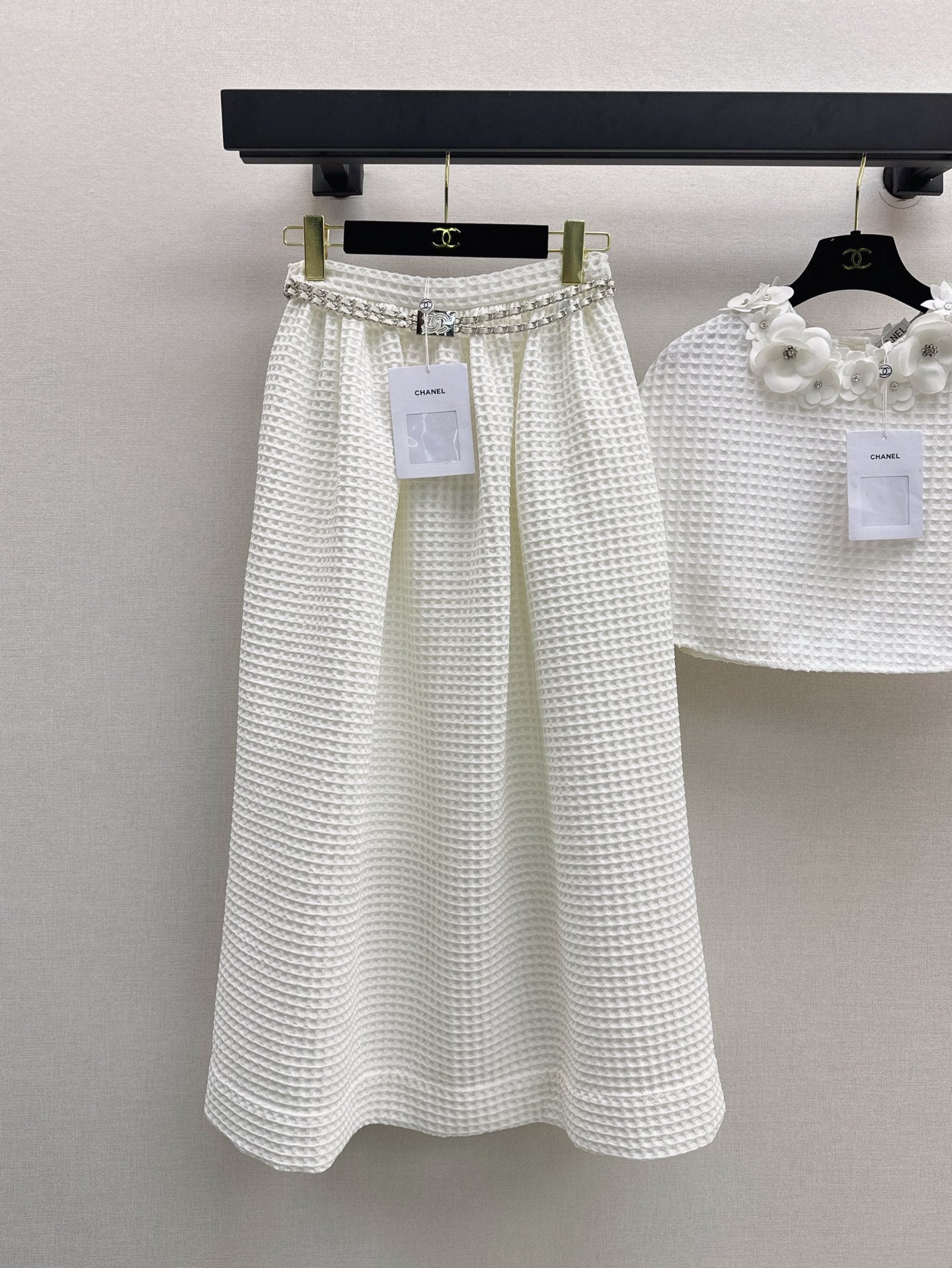 25ss three-dimensional flower decorated cape top + skirt