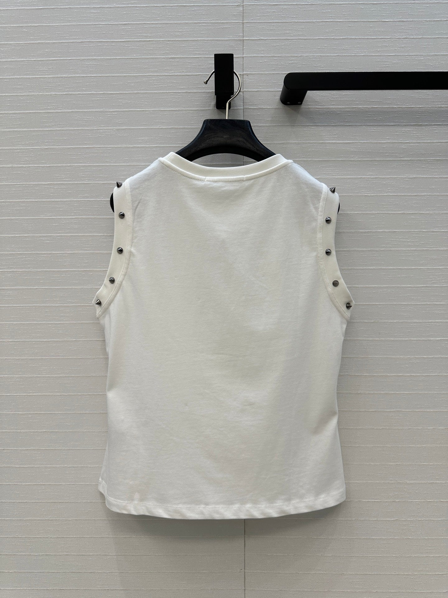 25ss rivet-embellished sleeve vest