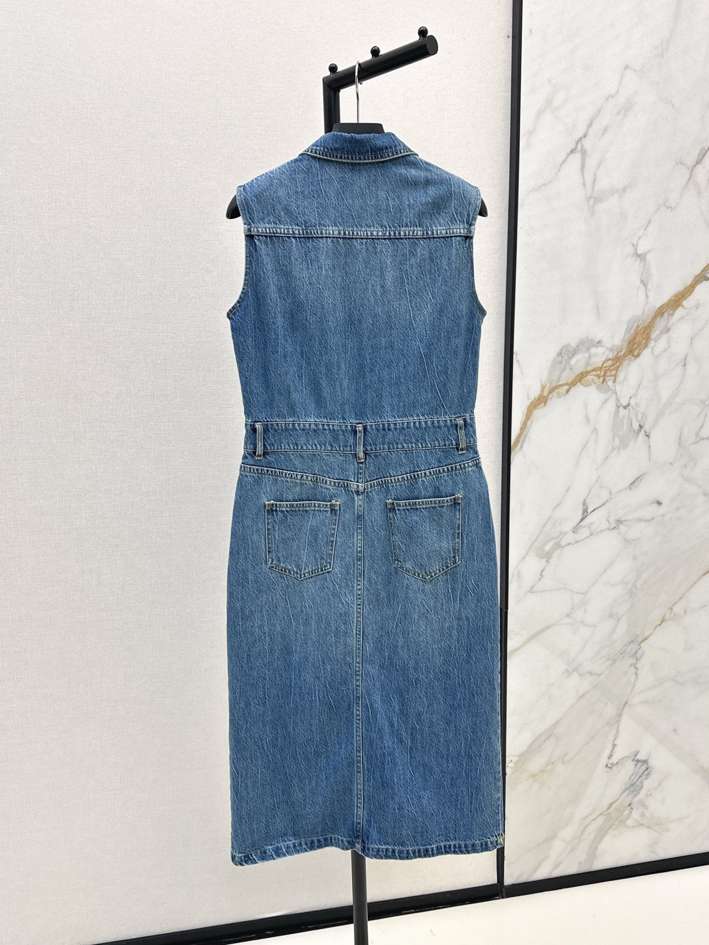 25ss classic triangle logo embellished sleeveless denim dress