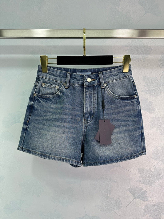 Fashion denim shorts