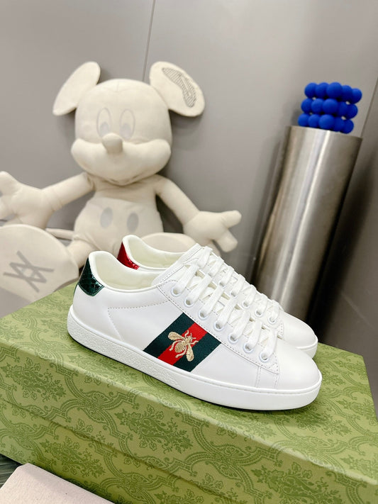 Classic stylish casual flat shoes