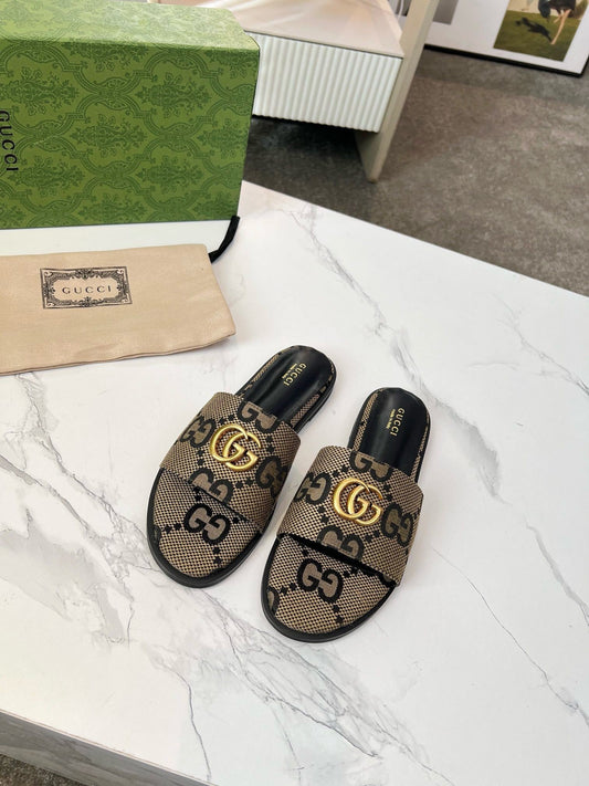 Women's flat sandals
