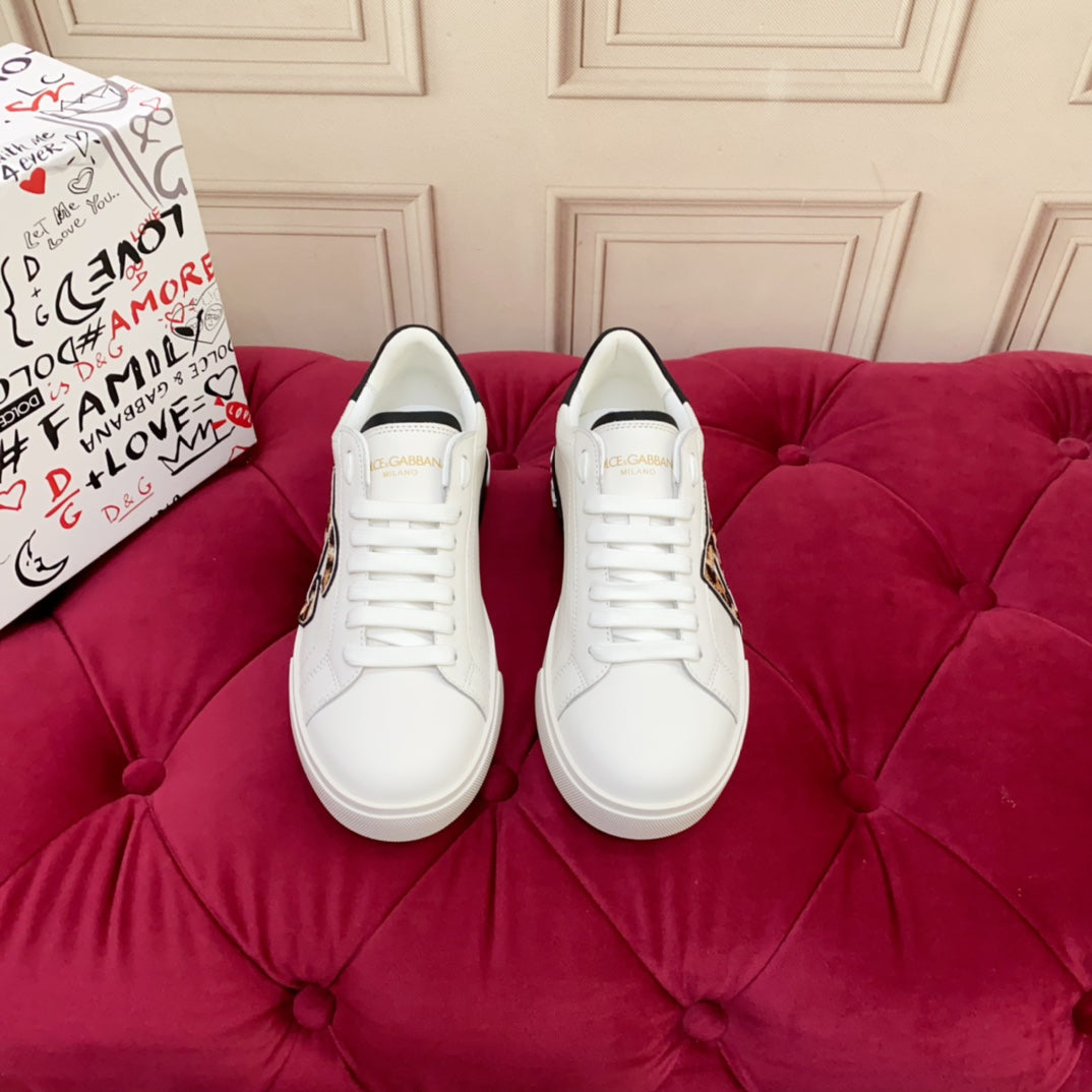 Fashion casual flat shoes