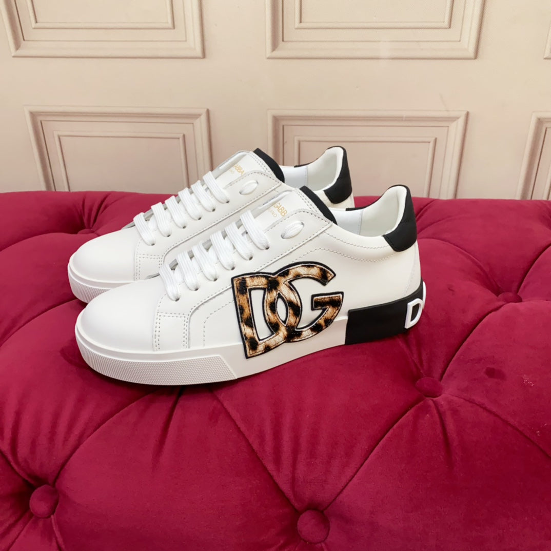 Fashion casual flat shoes