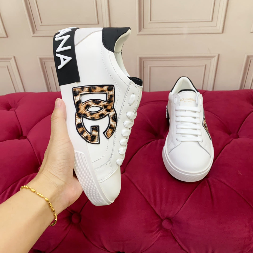 Fashion casual flat shoes