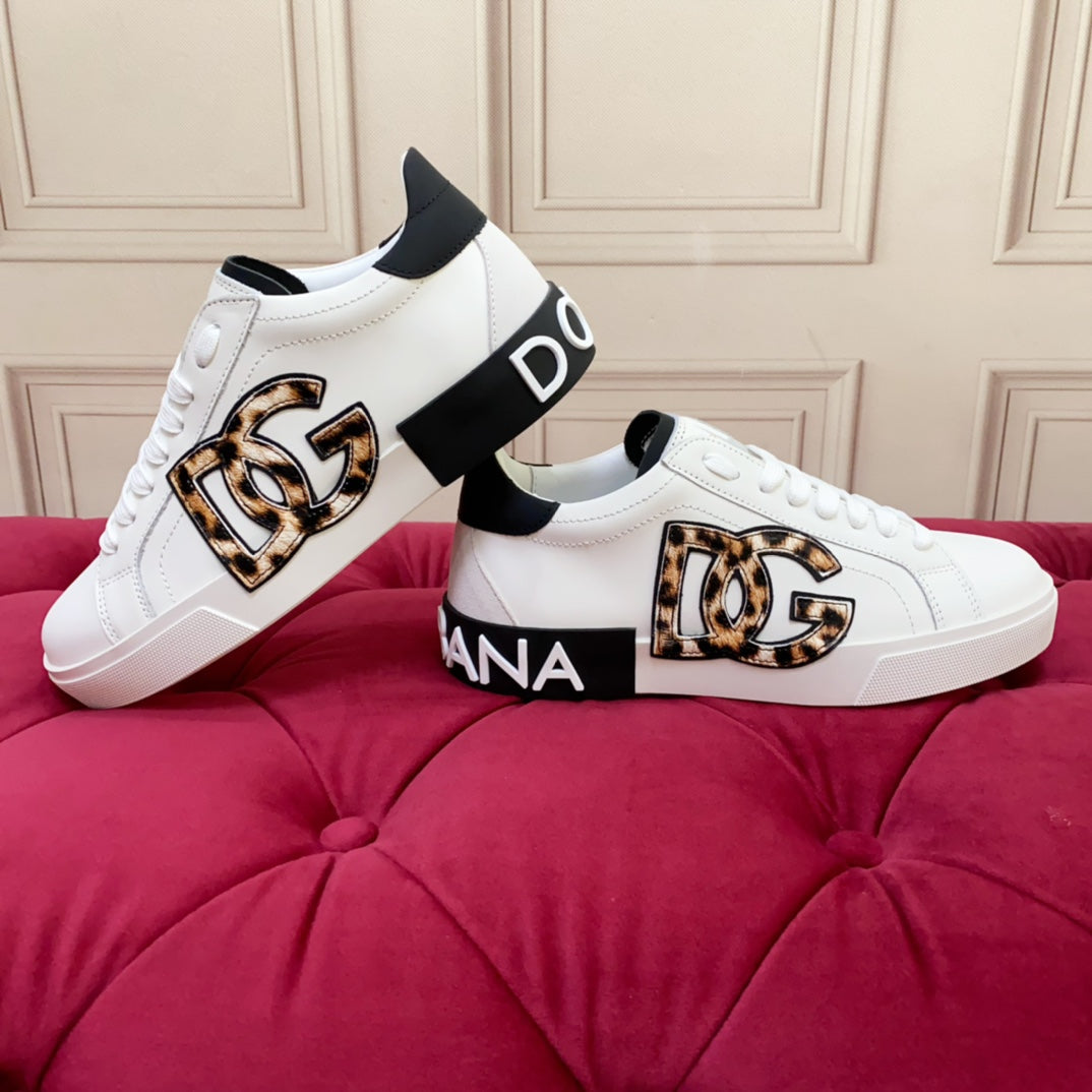 Fashion casual flat shoes