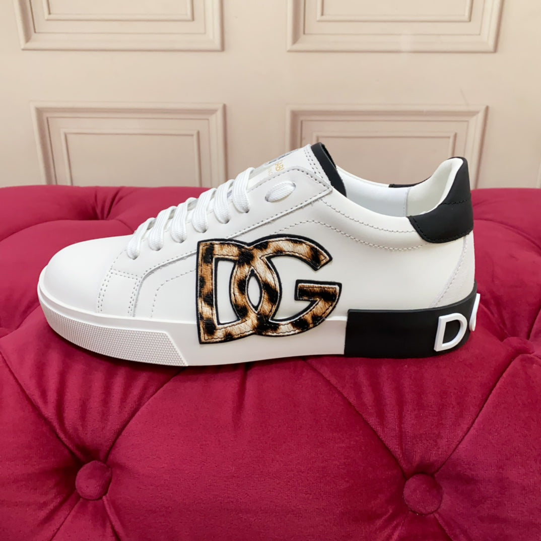 Fashion casual flat shoes