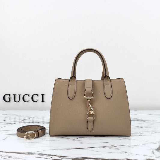 Matching adjustable shoulder strap tote bag