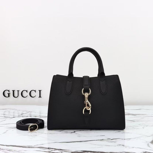Matching adjustable shoulder strap tote bag