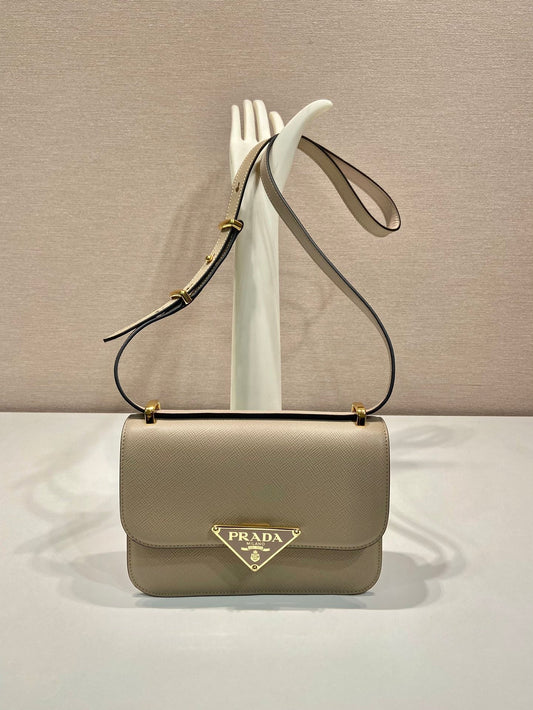 Fashionable versatile shoulder bag